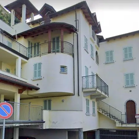 Apartment Inviting In With Balcony *